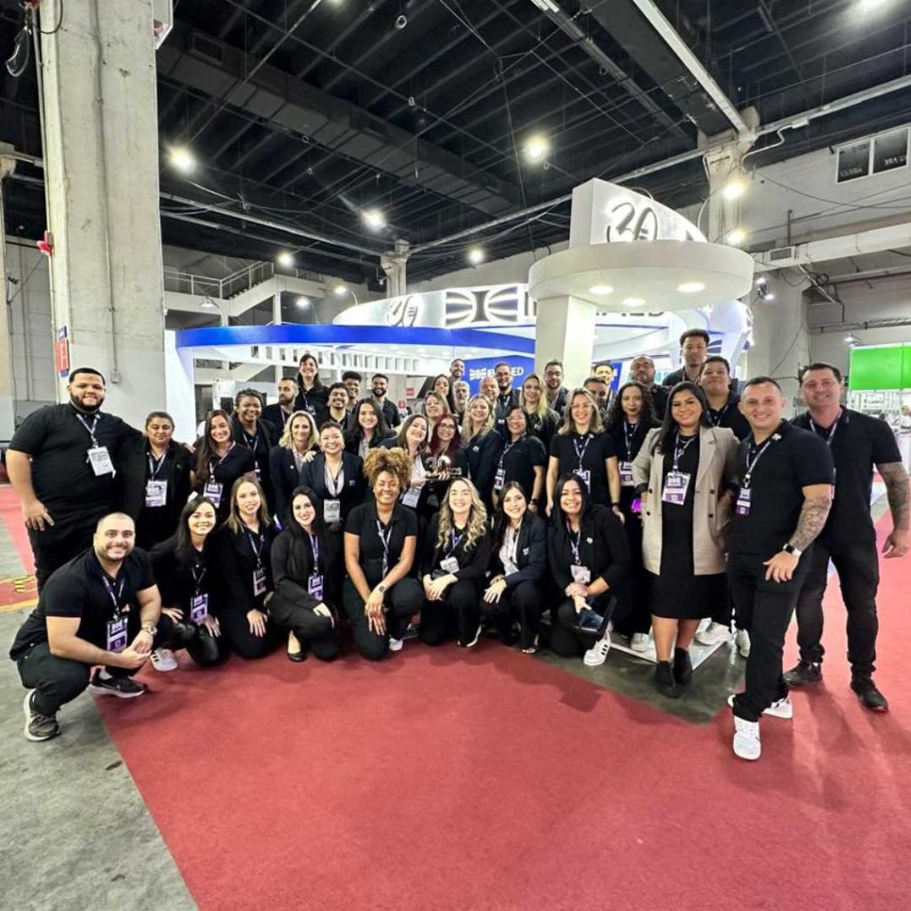 Equipe IBRAMED em feira de estética