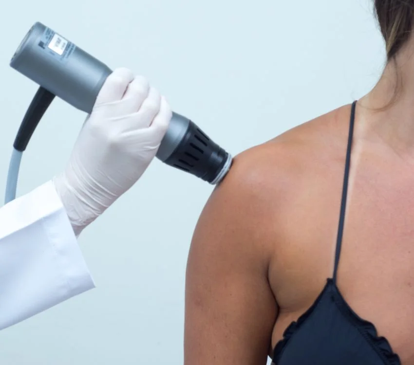 Thork: equipamento de ondas de choque para estética e reabilitação